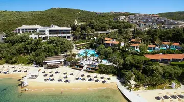 EAGLES VILLAS