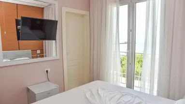 Edart Hotel