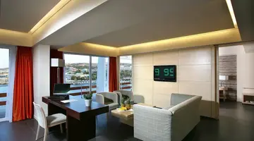 Eden Roc Resort Hotel