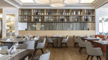 EDEN ROC RESORT