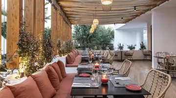 EDEN ROC RESORT