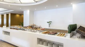 EDEN ROC RESORT
