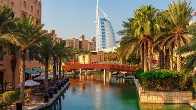 Ekscentryczny Dubaj i oddech pustyni