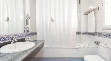 El Duque Hotel