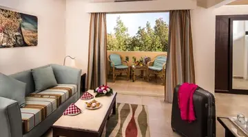 El Karma Aqua Beach Resort