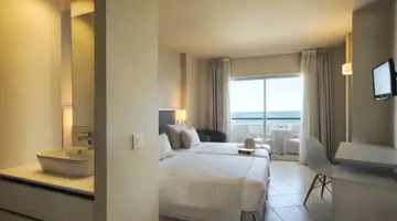 El Puerto by Pierre and Vacances