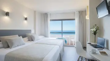 El Puerto by Pierre and Vacances