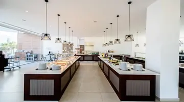 Eleana Hotel