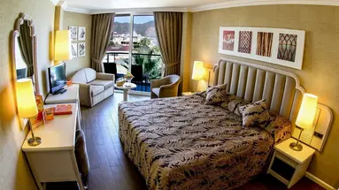 Elegance Hotel