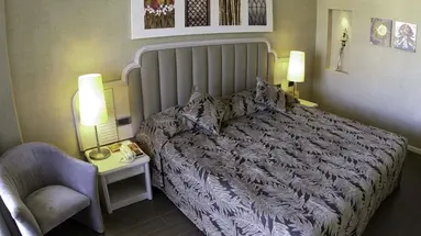 Elegance Hotel