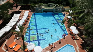 Elegance Hotel