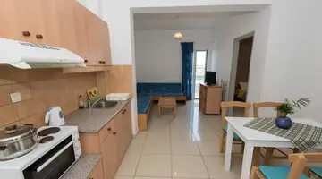 Eleni Palace Apts