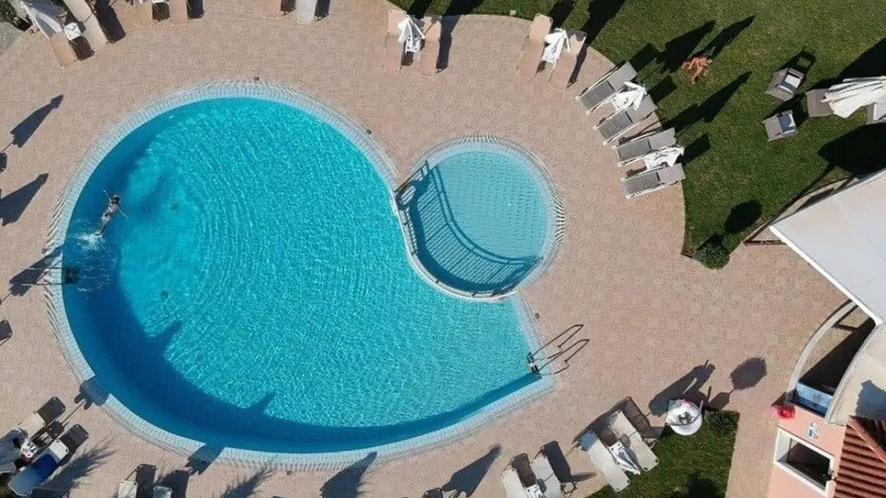Eleni s Garden & Castello Suites