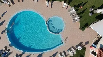 Eleni s Garden & Castello Suites