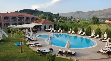 Eleni s Garden & Castello Suites
