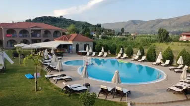 Eleni s Garden & Castello Suites