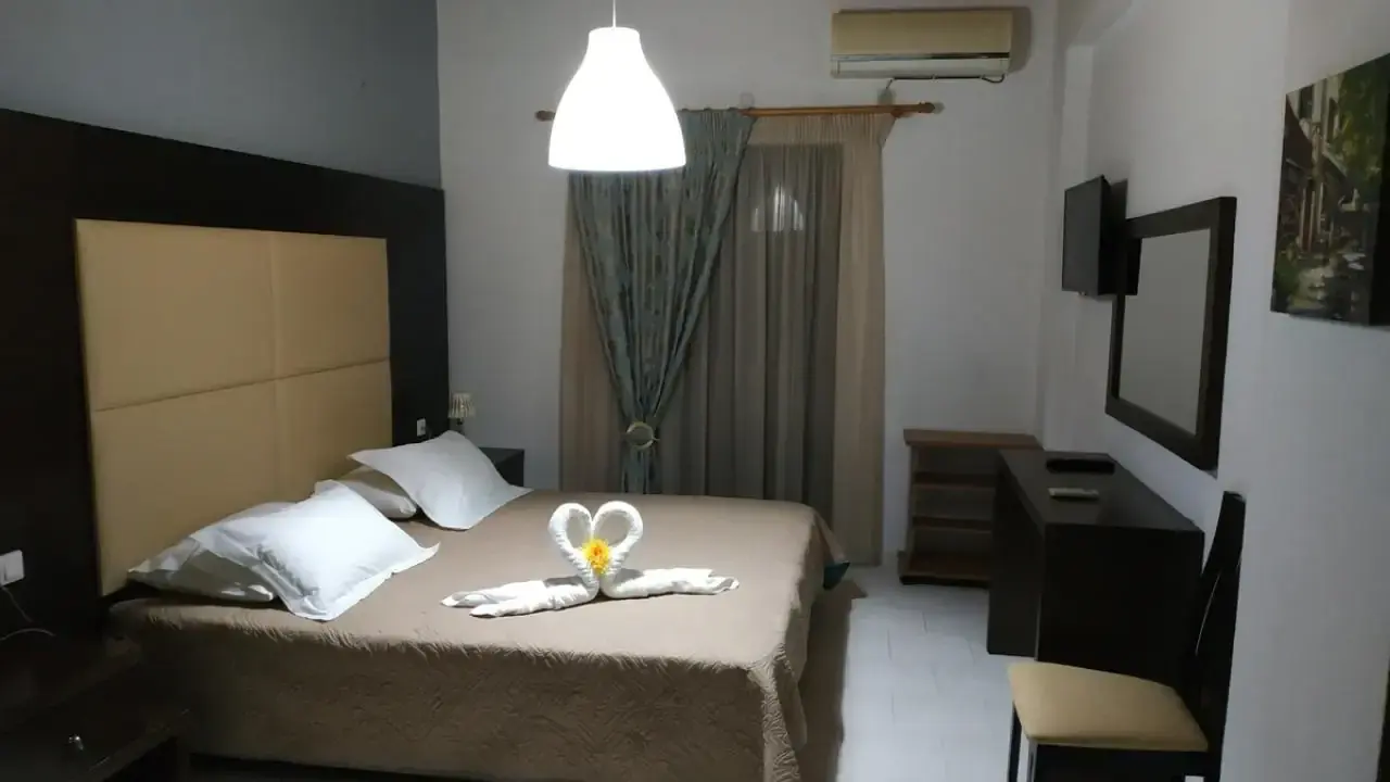 Eleni s Garden & Castello Suites