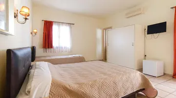 Eleonora Apartments