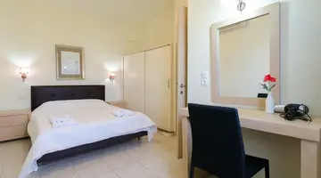 Eleonora Apartments
