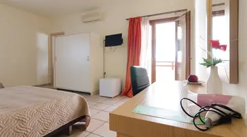 Eleonora Apartments