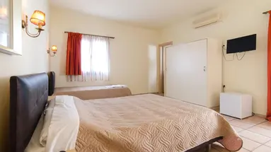 Eleonora Hotel