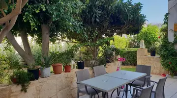 Eleonora Hotel