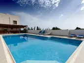 Eleonora Hotel