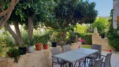 Eleonora Hotel