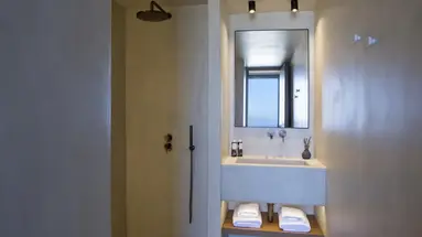 Elessa Hotel