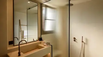 Elessa Hotel