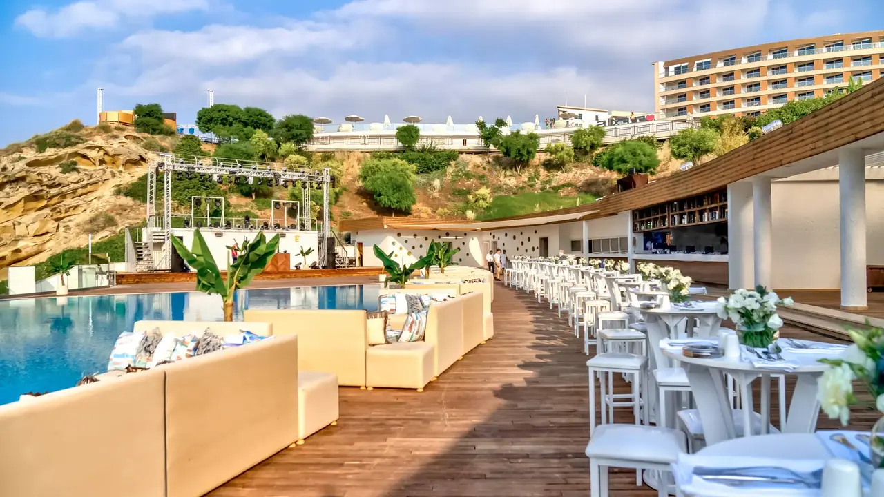 Elexus Hotel