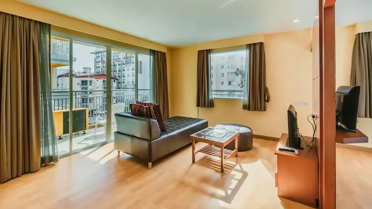 ELITE SUITE PATONG (ex. BAUMAN RESIDENCE)