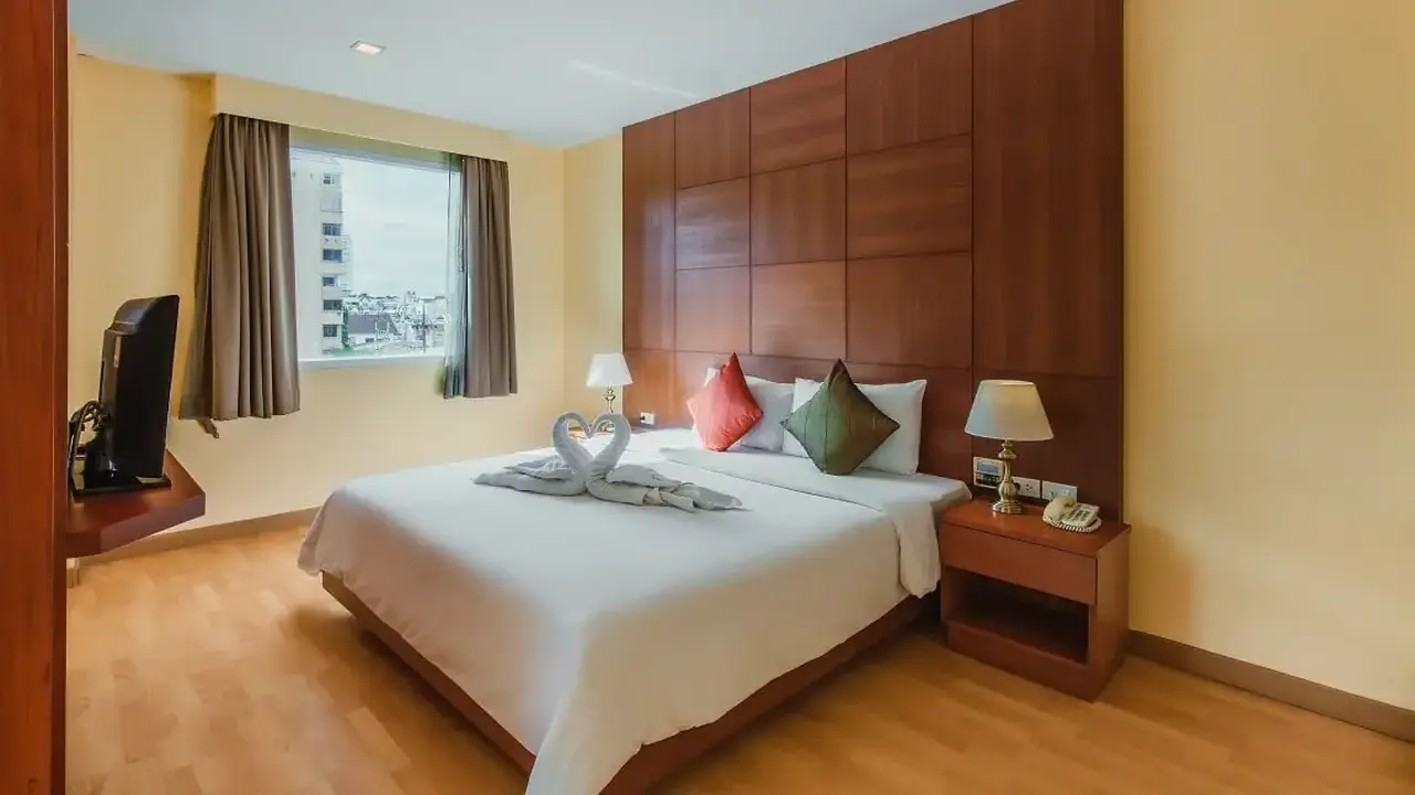 ELITE SUITE PATONG (ex. BAUMAN RESIDENCE)