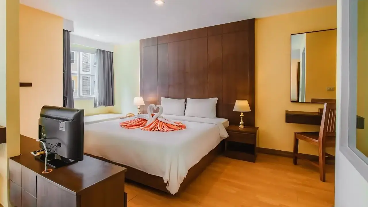 ELITE SUITE PATONG (ex. BAUMAN RESIDENCE)