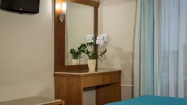 Elotis Suites