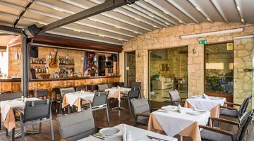 Elotis Suites