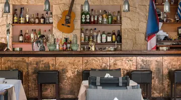 Elotis Suites