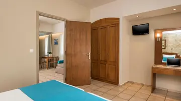 Elotis Suites