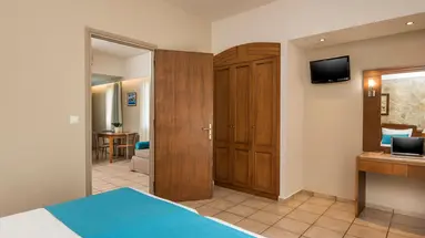 Elotis Suites