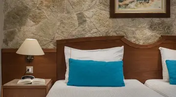 Elotis Suites
