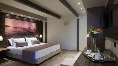 Elotis Suites