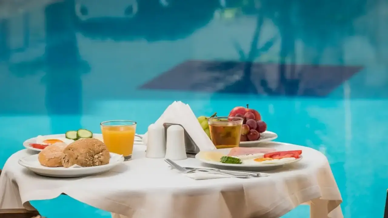 Elotis Suites