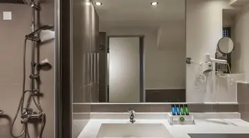 Elotis Suites