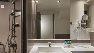 Elotis Suites
