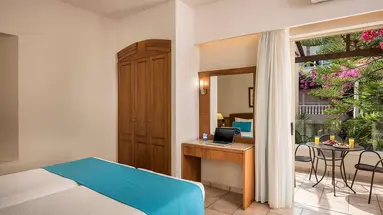 Elotis Suites
