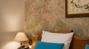 Elotis Suites