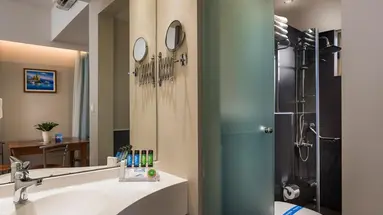 Elotis Suites