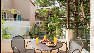 Elotis Suites
