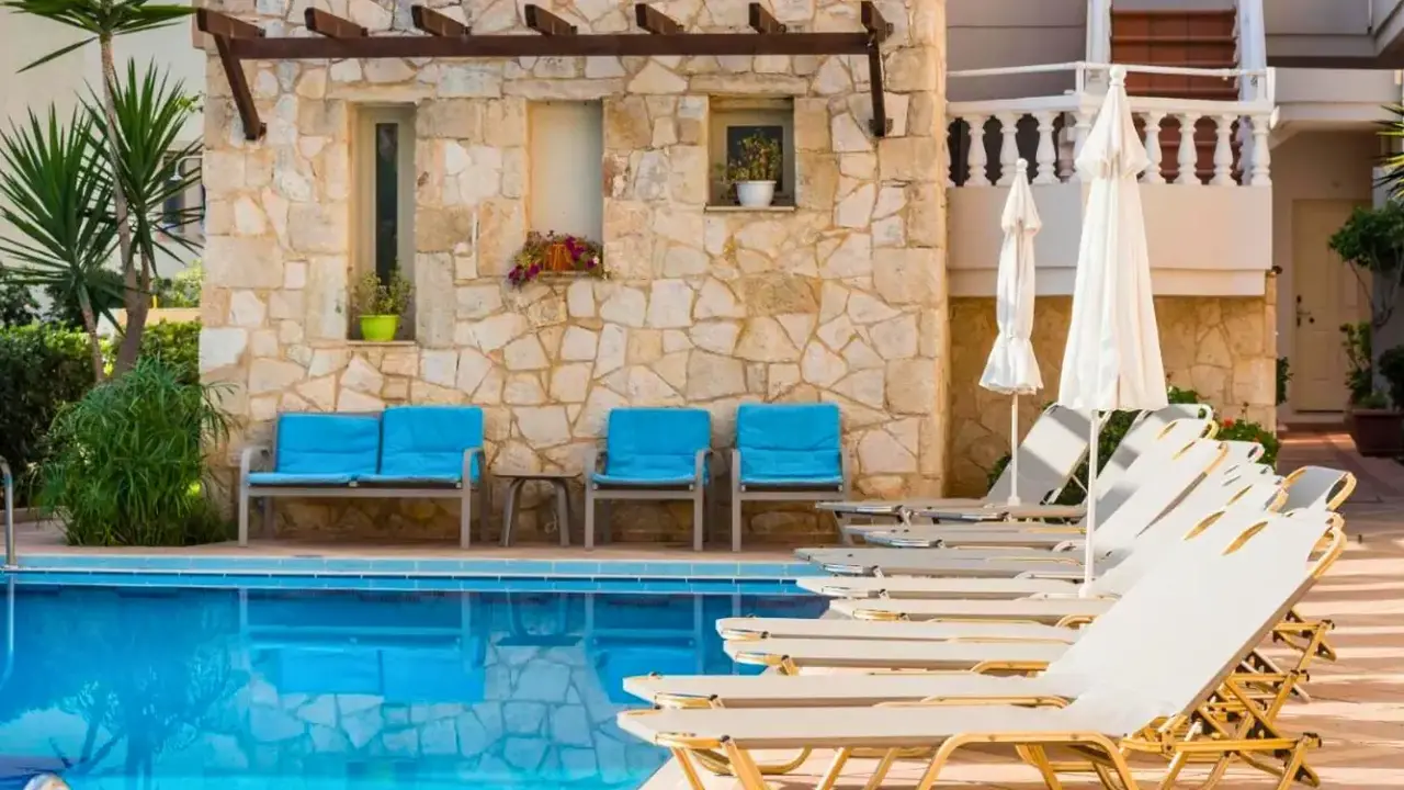 Elotis Suites