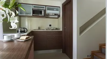 Elotis Suites